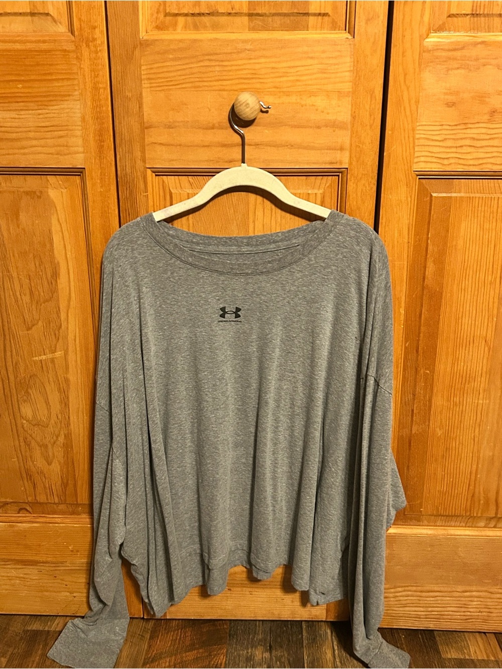 Under Armour Women's Heather Gray Long Sleeve Performance Top